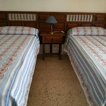 Spacious Flat With Sea Views, 3 Bedrooms, 2 Bathrooms And Next To The Beach!! Apartment