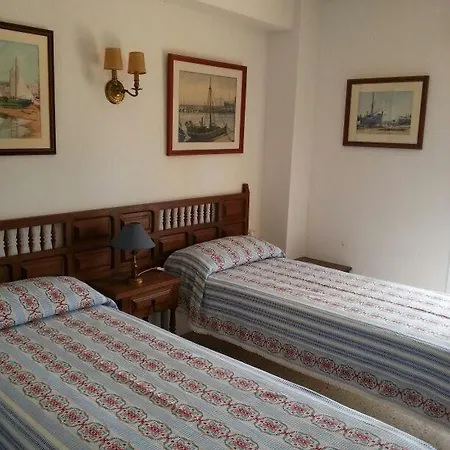 Spacious Flat With Sea Views, 3 Bedrooms, 2 Bathrooms And Next To The Beach!! Roda de Bera