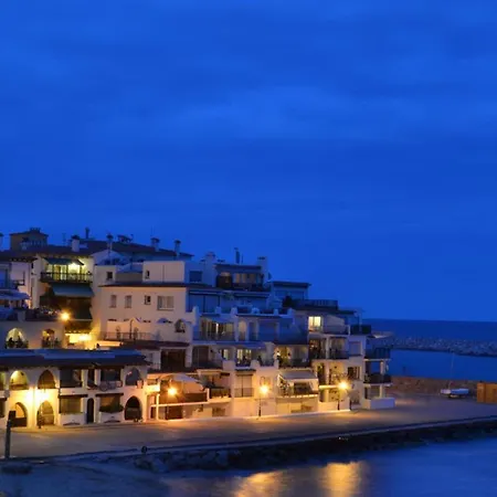 Spacious Flat With Sea Views, 3 Bedrooms, 2 Bathrooms And Next To The Beach!! Apartment