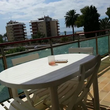 Spacious Flat With Sea Views, 3 Bedrooms, 2 Bathrooms And Next To The Beach!! Apartment