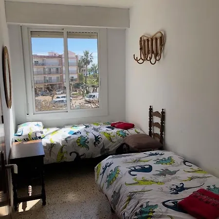Apartment Spacious Flat With Sea Views, 3 Bedrooms, 2 Bathrooms And Next To The Beach!! Roda de Bera