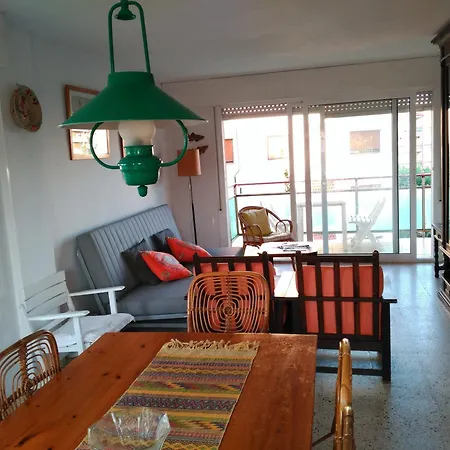 Spacious Flat With Sea Views, 3 Bedrooms, 2 Bathrooms And Next To The Beach!! * Roda de Bera