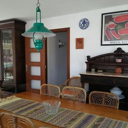 Apartment Spacious Flat With Sea Views, 3 Bedrooms, 2 Bathrooms And Next To The Beach!! *