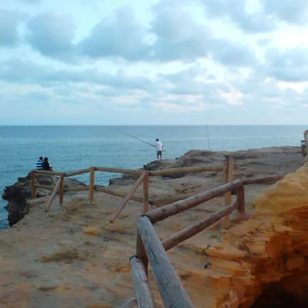 Spacious Flat With Sea Views, 3 Bedrooms, 2 Bathrooms And Next To The Beach!! Apartment