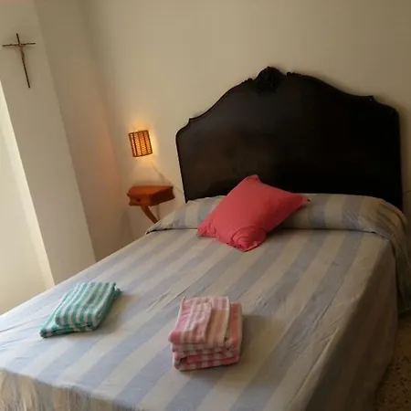 Spacious Flat With Sea Views, 3 Bedrooms, 2 Bathrooms And Next To The Beach!! * Roda de Bera