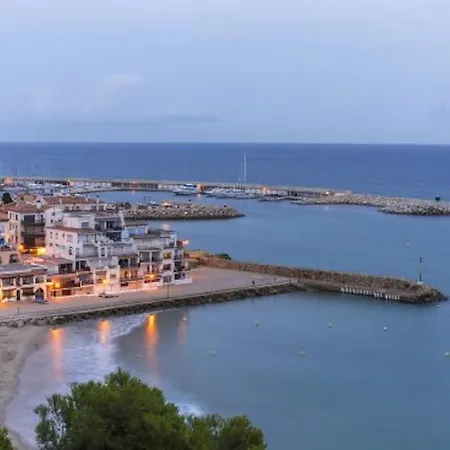 Spacious Flat With Sea Views, 3 Bedrooms, 2 Bathrooms And Next To The Beach!! * Roda de Bera